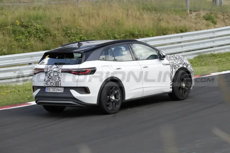 Cupra Tavascan - Foto Spia 29-06-2022 - 17