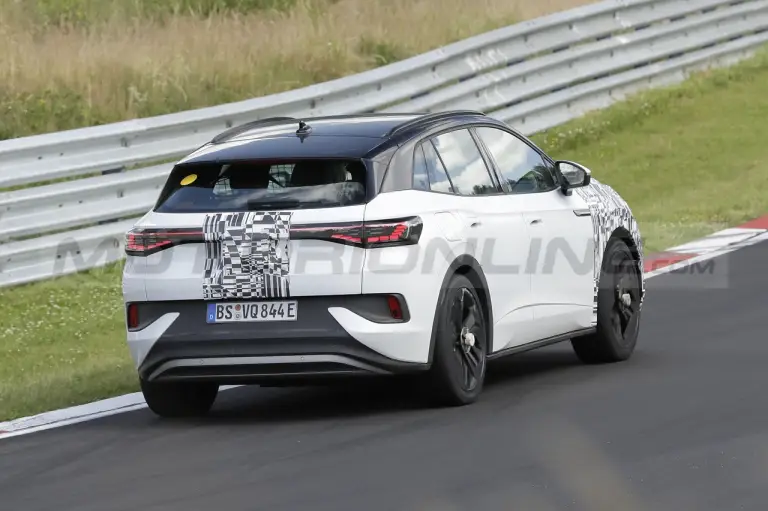 Cupra Tavascan - Foto Spia 29-06-2022 - 15