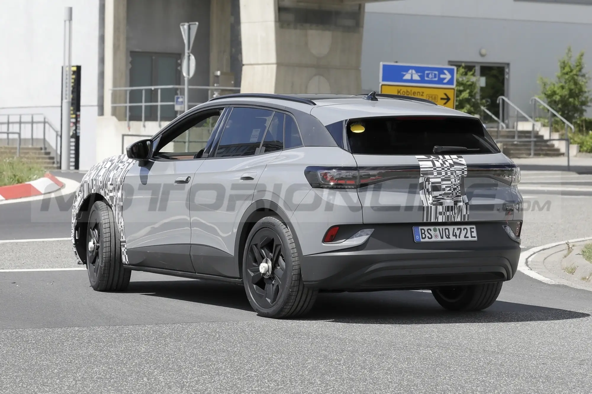 Cupra Tavascan - Foto Spia 29-06-2022 - 5