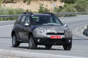 Dacia Duster facelift - Foto spia 20-07-2013