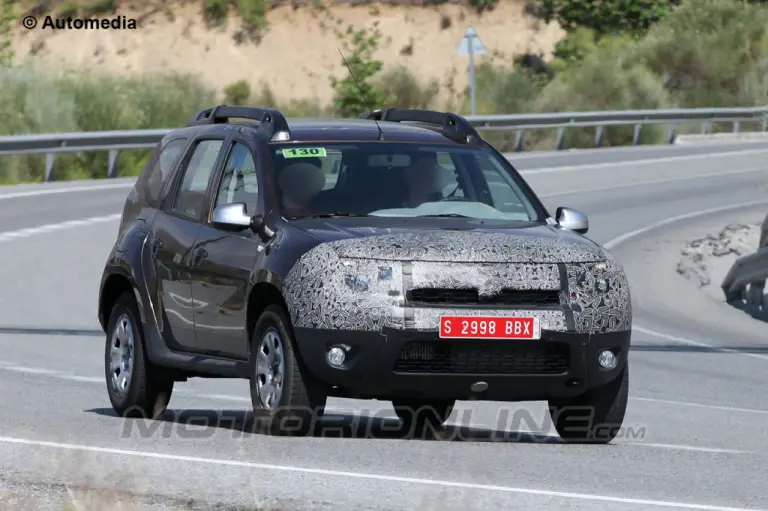 Dacia Duster facelift - Foto spia 20-07-2013 - 5