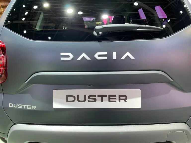 Dacia Duster Mat Edition - Salone di Parigi 2022 - 2