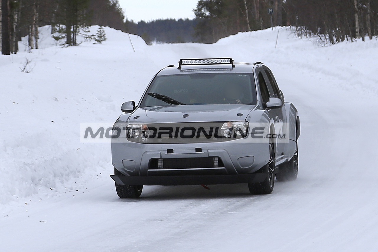 Dacia elettrica - Foto spia 25-3-2019