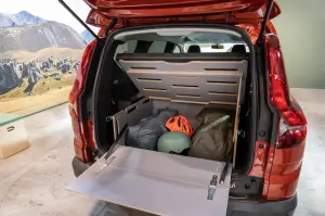 Dacia Jogger camper kit - Foto