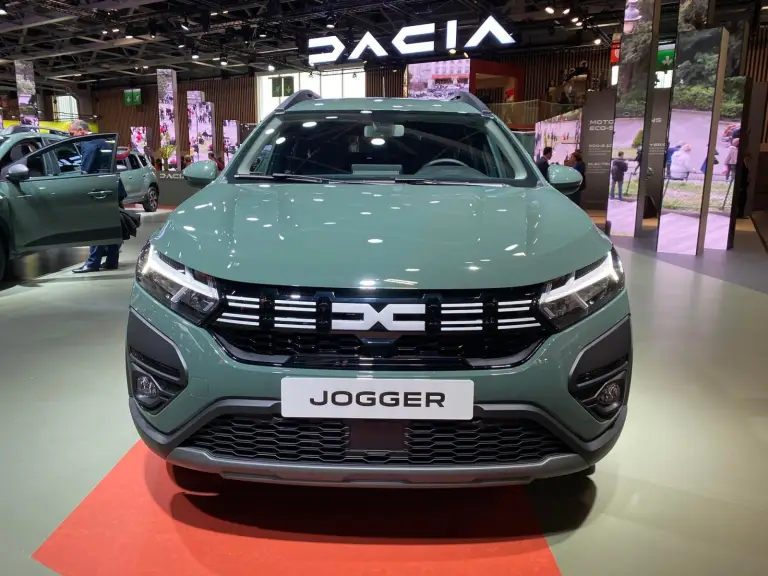 Dacia Jogger Hybrid - Salone di Parigi 2022 - 6