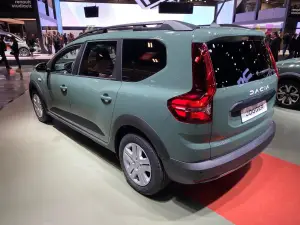 Dacia Jogger Hybrid - Salone di Parigi 2022 - 1