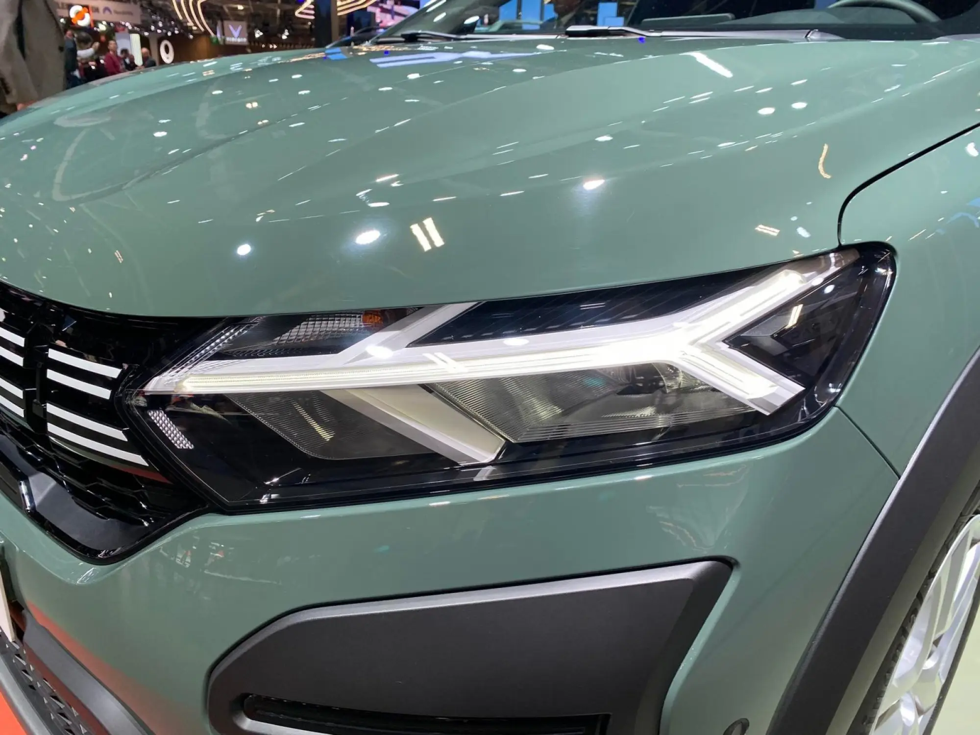Dacia Jogger Hybrid - Salone di Parigi 2022 - 5