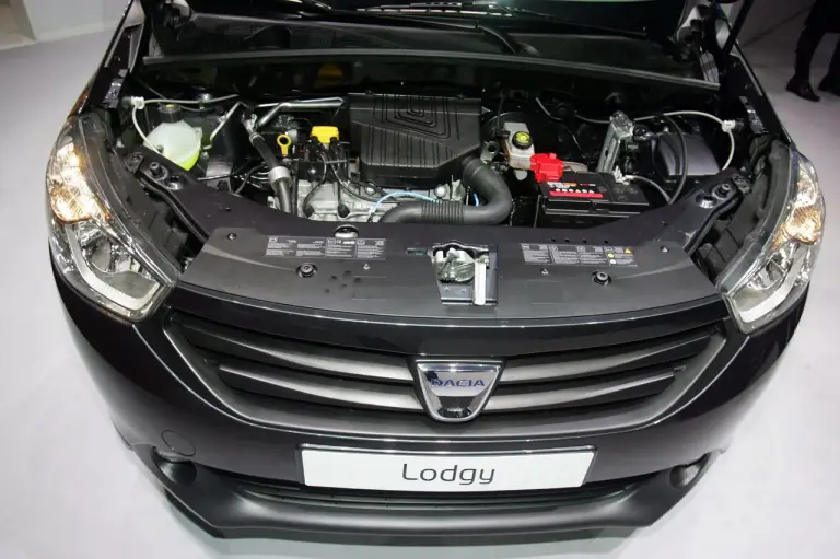 Dacia Lodgy Foto Live - Salone di Ginevra 2012 - 1
