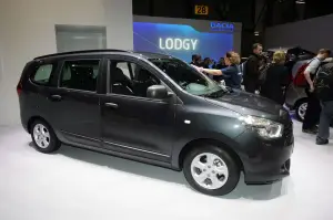 Dacia Lodgy Foto Live - Salone di Ginevra 2012