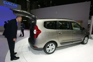 Dacia Lodgy Foto Live - Salone di Ginevra 2012