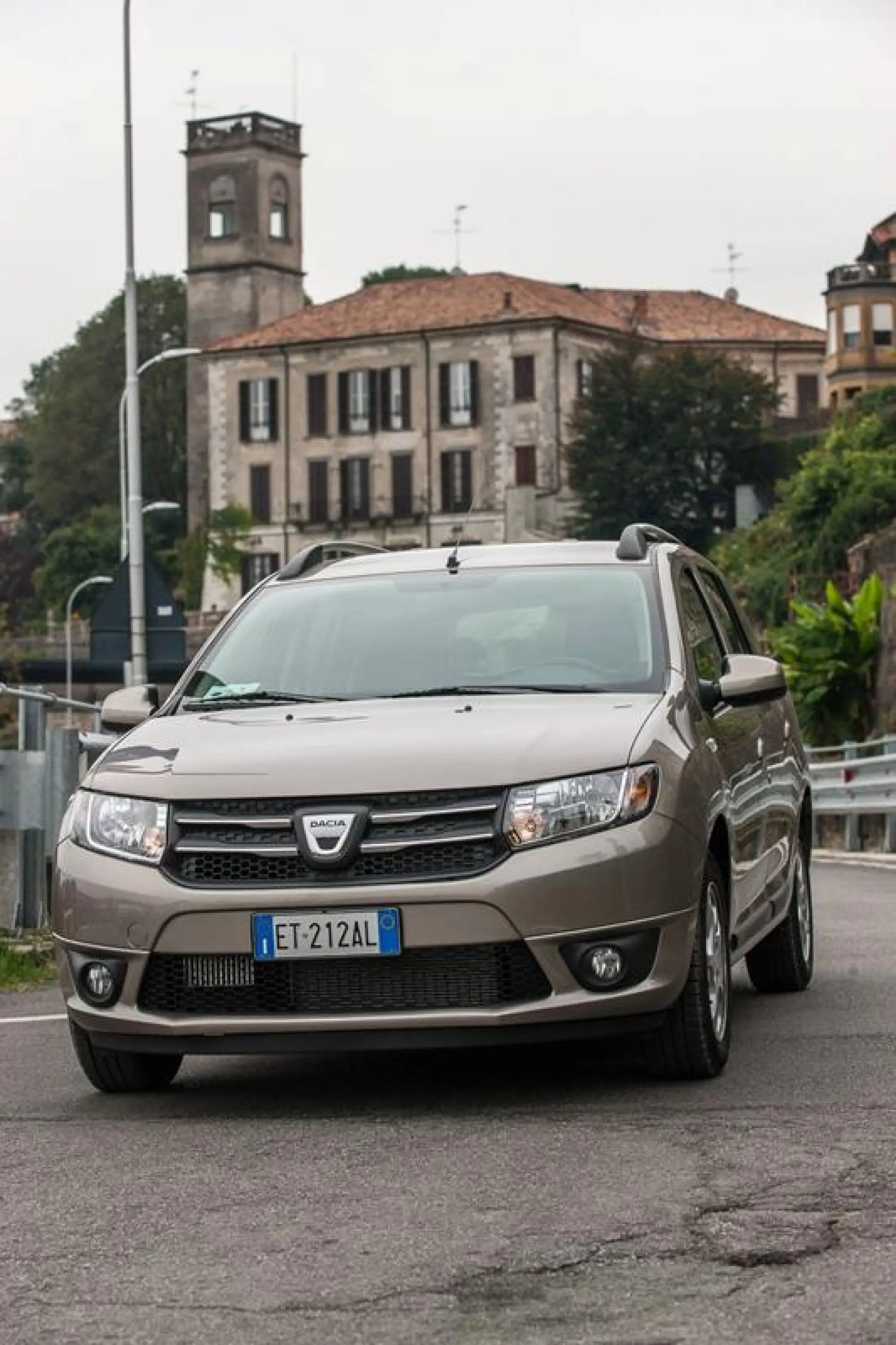 Dacia Logan MCV 2013 - Foto ufficiali - 12