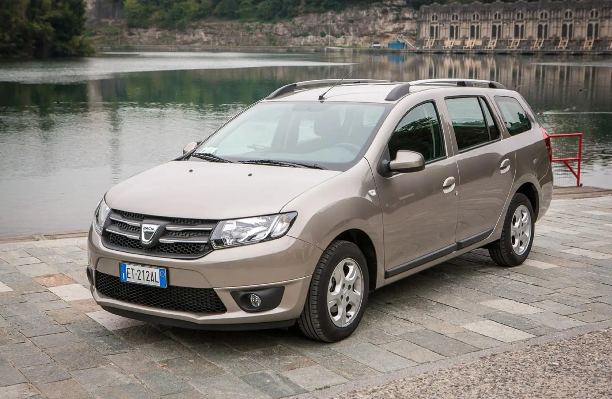 Dacia Logan MCV 2013 - Foto ufficiali - 44