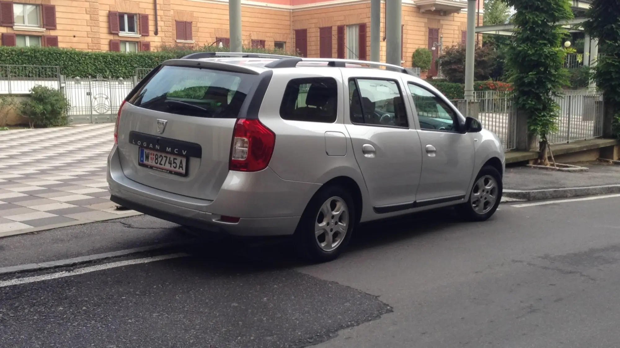 Dacia Logan MCV - Primo contatto - 59