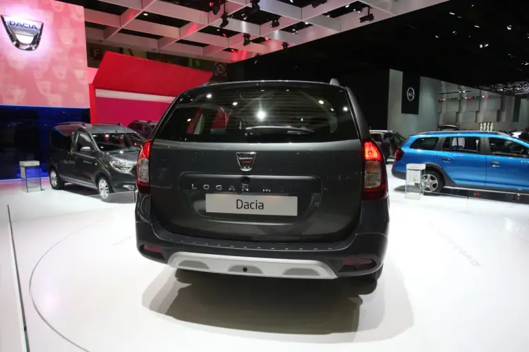 Dacia Logan MCV Stepway - Salone di Ginevra 2017 - 7