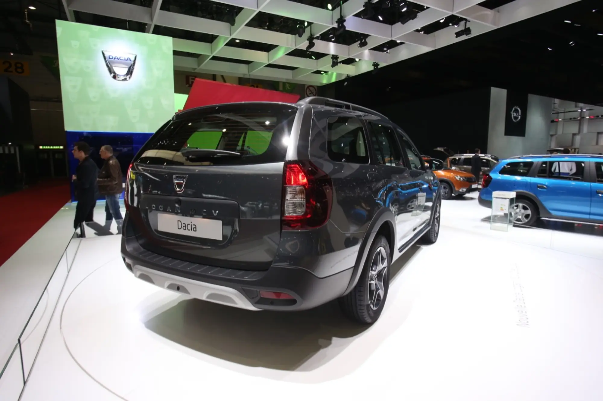 Dacia Logan MCV Stepway - Salone di Ginevra 2017 - 8