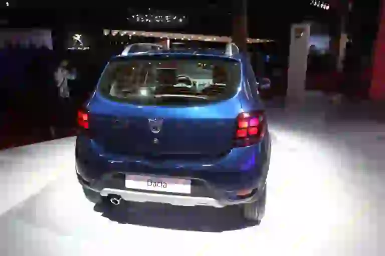 Dacia Sandero Stepway FL - Salone di Parigi 2016 - 3