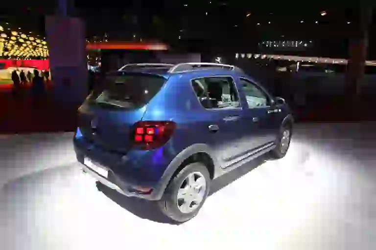 Dacia Sandero Stepway FL - Salone di Parigi 2016 - 4