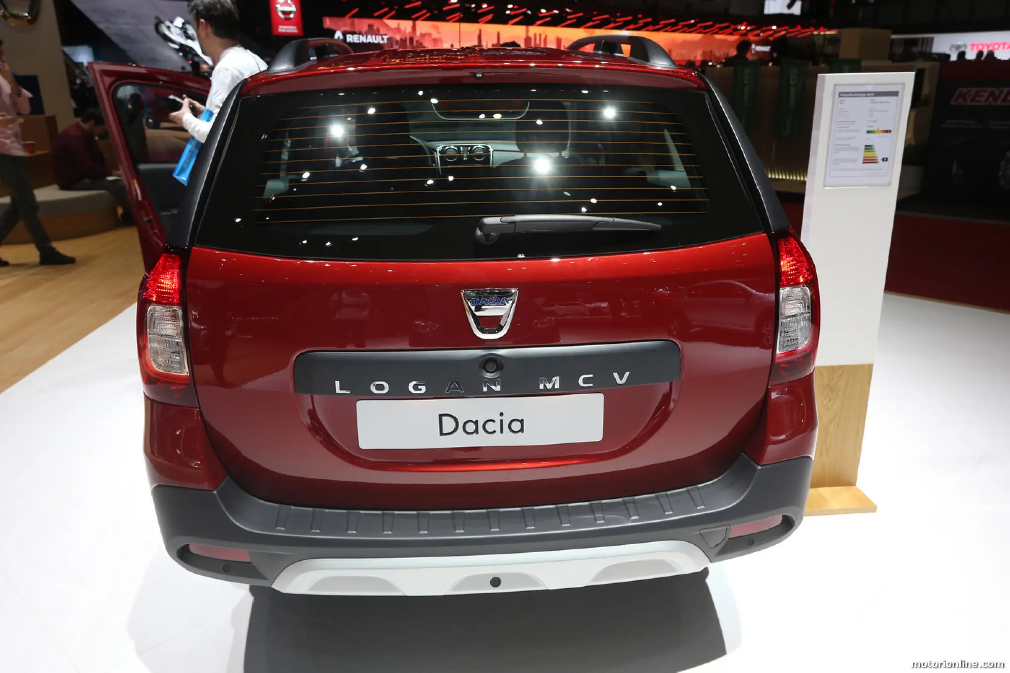 Dacia serie speciale Techroad - Salone di Ginevra 2019 - 17
