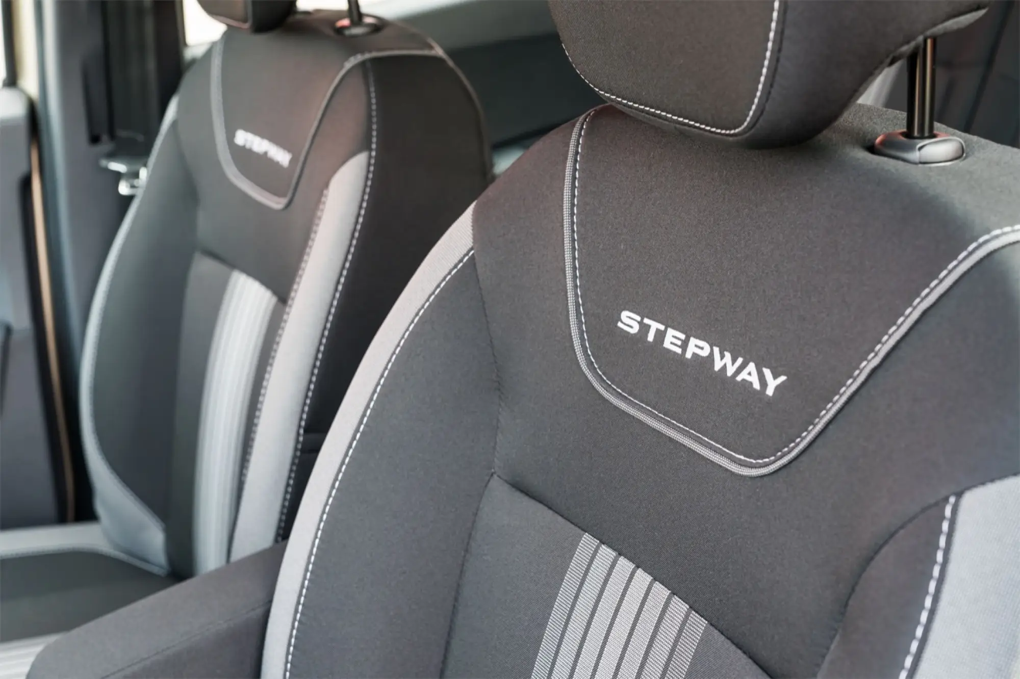 Dacia Serie Speciale WOW 2018  - 5