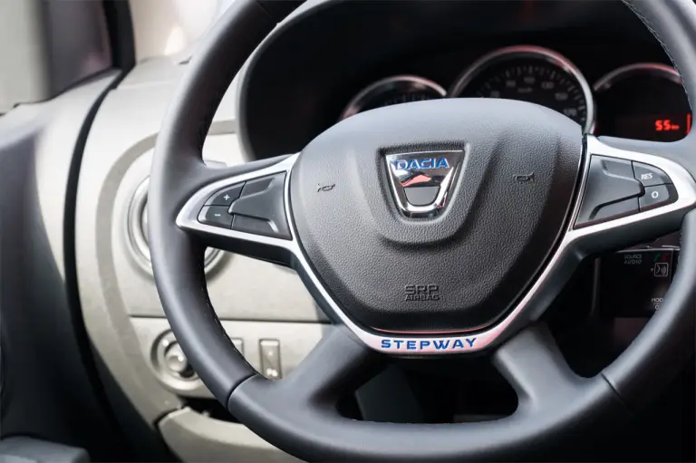 Dacia Serie Speciale WOW 2018  - 7