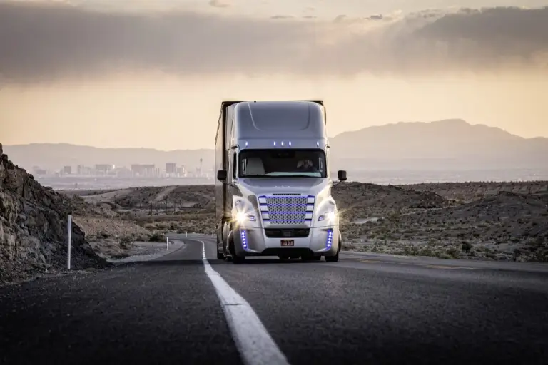 Daimler Freightliner Inspiration Truck - 5