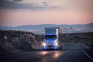Daimler Freightliner Inspiration Truck - 4