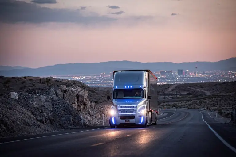 Daimler Freightliner Inspiration Truck - 4