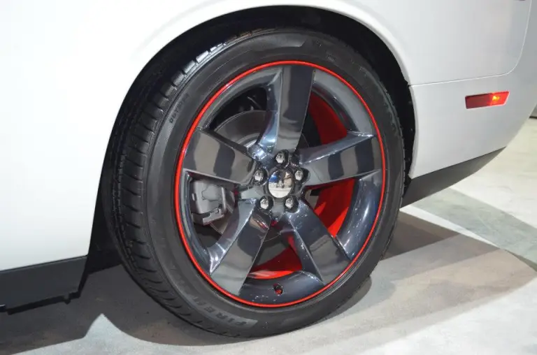 Dodge Challenger - 2013 Chicago Auto Show - 5