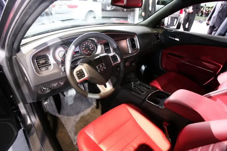 Dodge Charger AWD - Detroit 2011 - 7