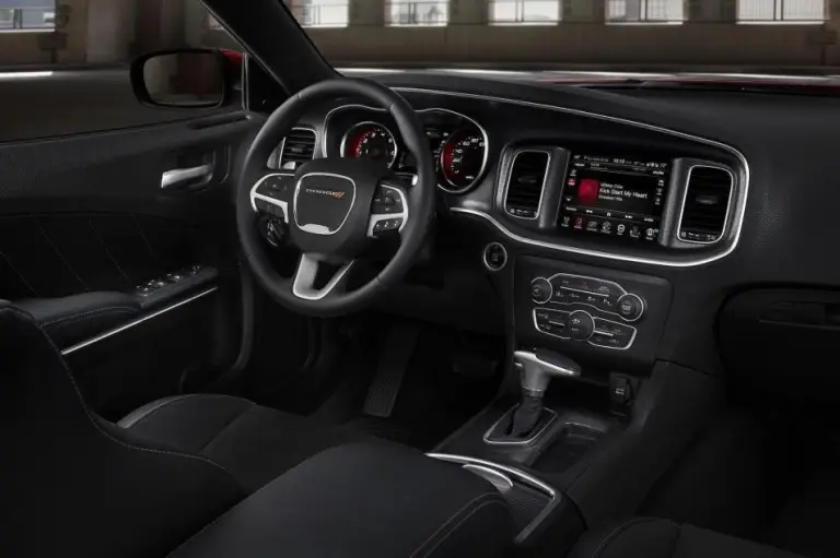 Dodge Charger MY 2015 - 18
