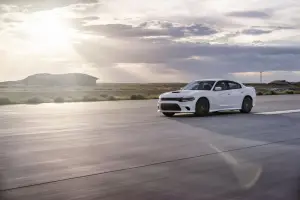 Dodge Charger SRT Hellcat 2015 - 19