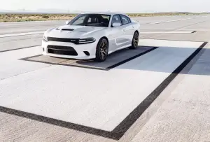 Dodge Charger SRT Hellcat 2015 - 24