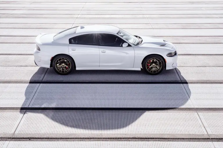 Dodge Charger SRT Hellcat 2015 - 29