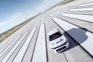 Dodge Charger SRT Hellcat 2015 - 31