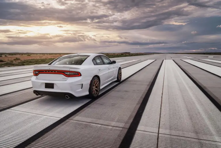 Dodge Charger SRT Hellcat - 5