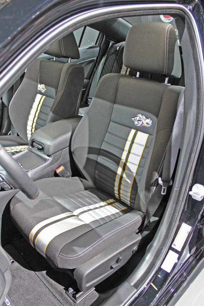 Dodge Charger SRT8 SuperBee - Los Angeles 2011