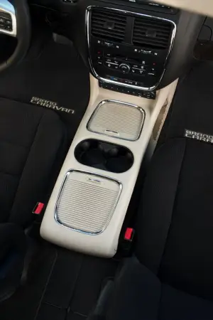Dodge Grand Caravan 2011 - 13