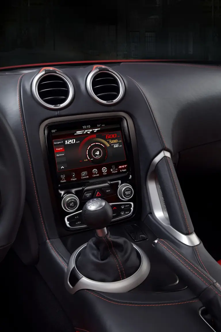 Dodge SRT Viper - 43