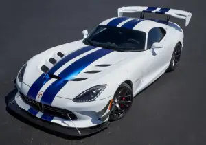 Dodge Viper 25th Anniversary Edition - 3