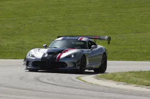Dodge Viper ACR MY 2016