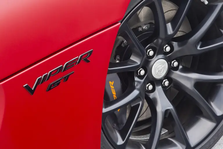Dodge Viper MY 2015 - 12