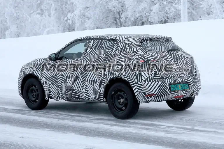 DS 3 Crossback foto spia 31 gennaio 2018 - 5