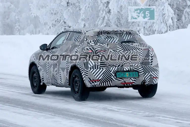 DS 3 Crossback foto spia 31 gennaio 2018 - 6