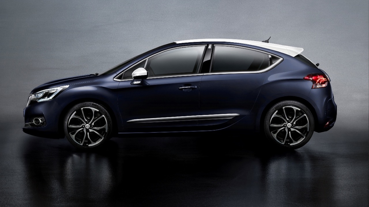 DS 4 OPERA BLUE
