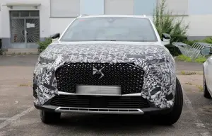 DS 7 Crossback - Foto spia 13-06-2022