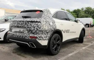 DS 7 Crossback - Foto spia 13-06-2022