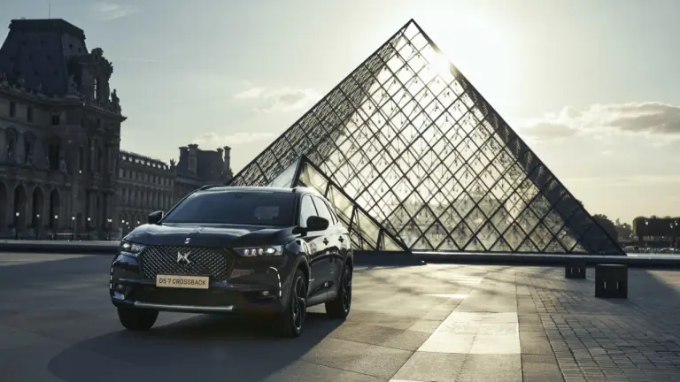 DS7 Crossback E-Tense Louvre Limited Edition - 13