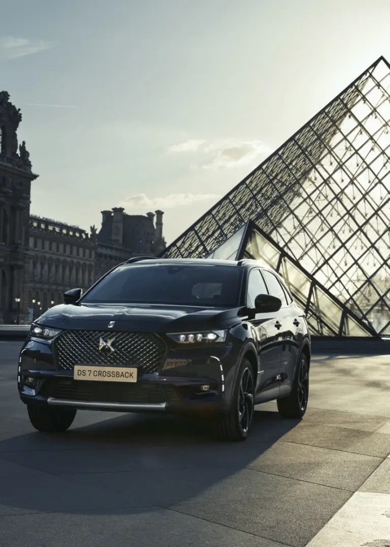 DS7 Crossback E-Tense Louvre Limited Edition - 14