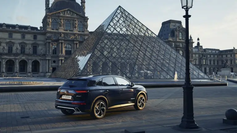 DS7 Crossback E-Tense Louvre Limited Edition - 15