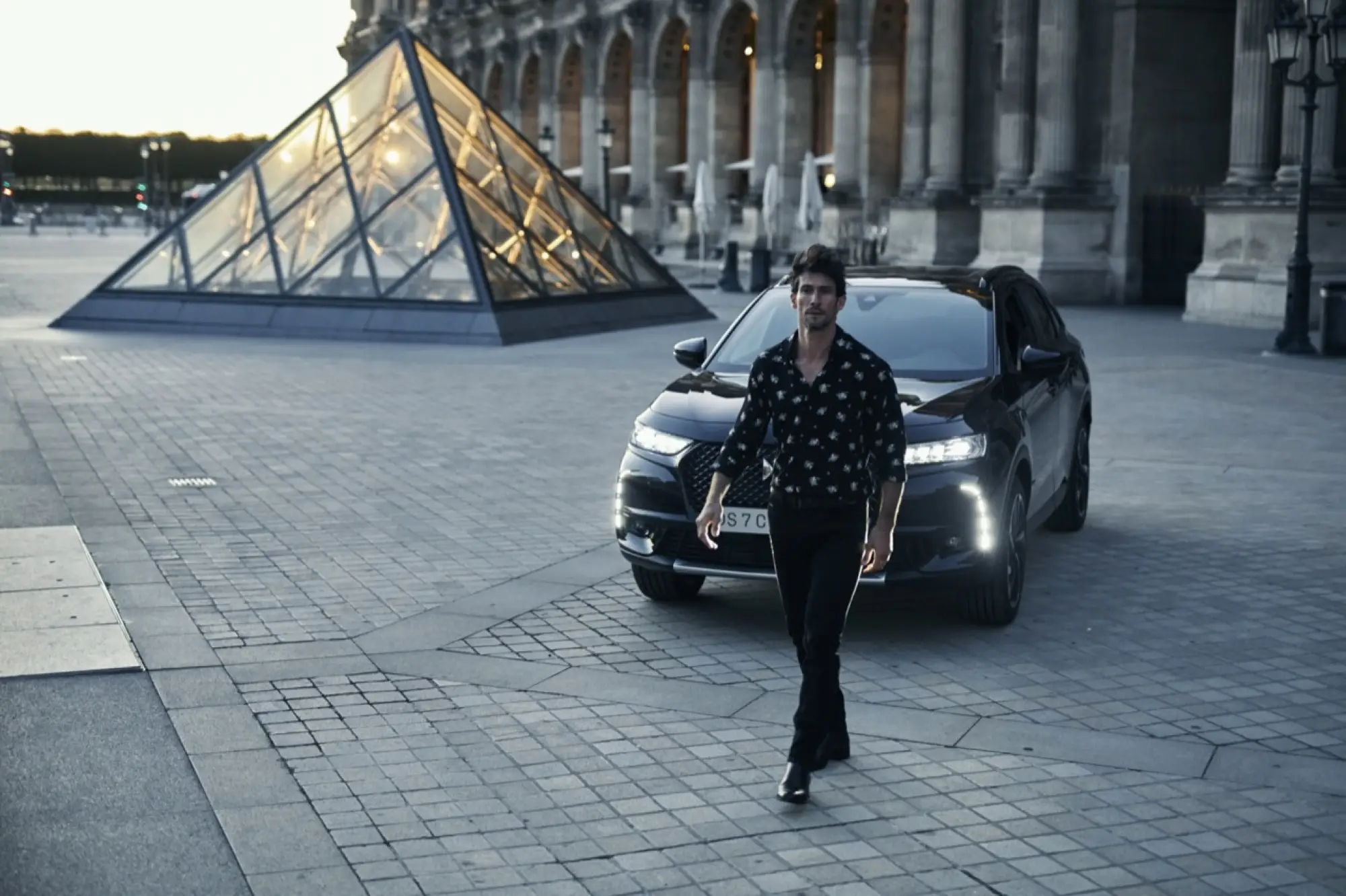 DS7 Crossback E-Tense Louvre Limited Edition - 40